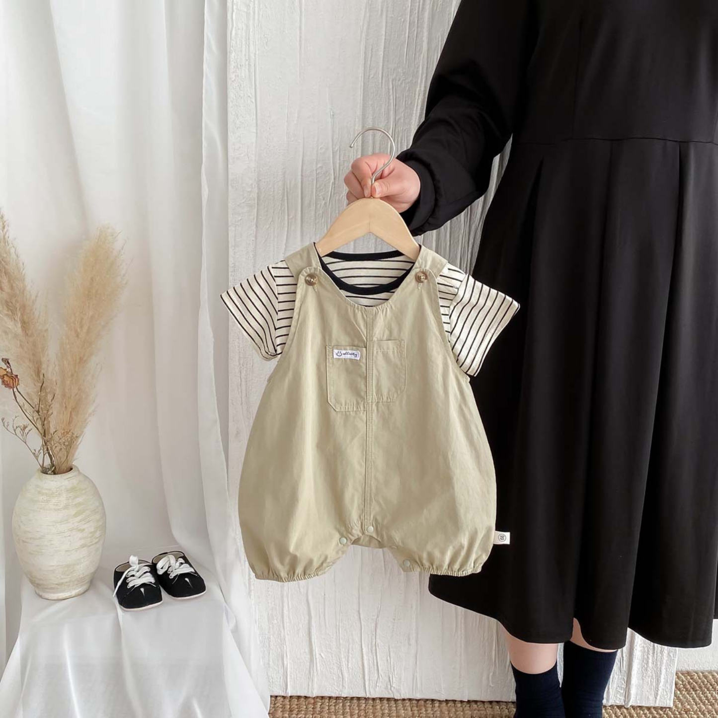 Salopette bébé - Éclat Sablé - Ensemble de deux pièce - T-shirt offert !