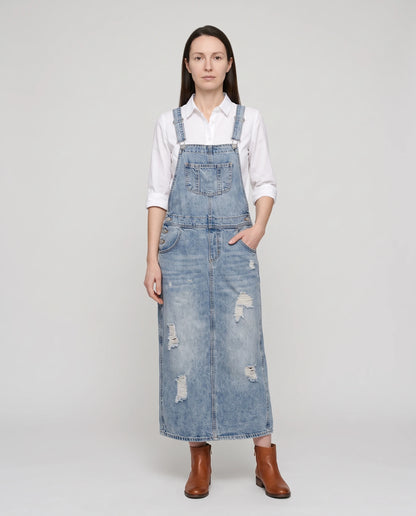 Robe salopette longue en denim Faubourg, coloris bleu clair, vue de face en pied