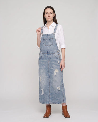 Robe salopette longue en denim Faubourg, coloris bleu clair, vue de trois quarts