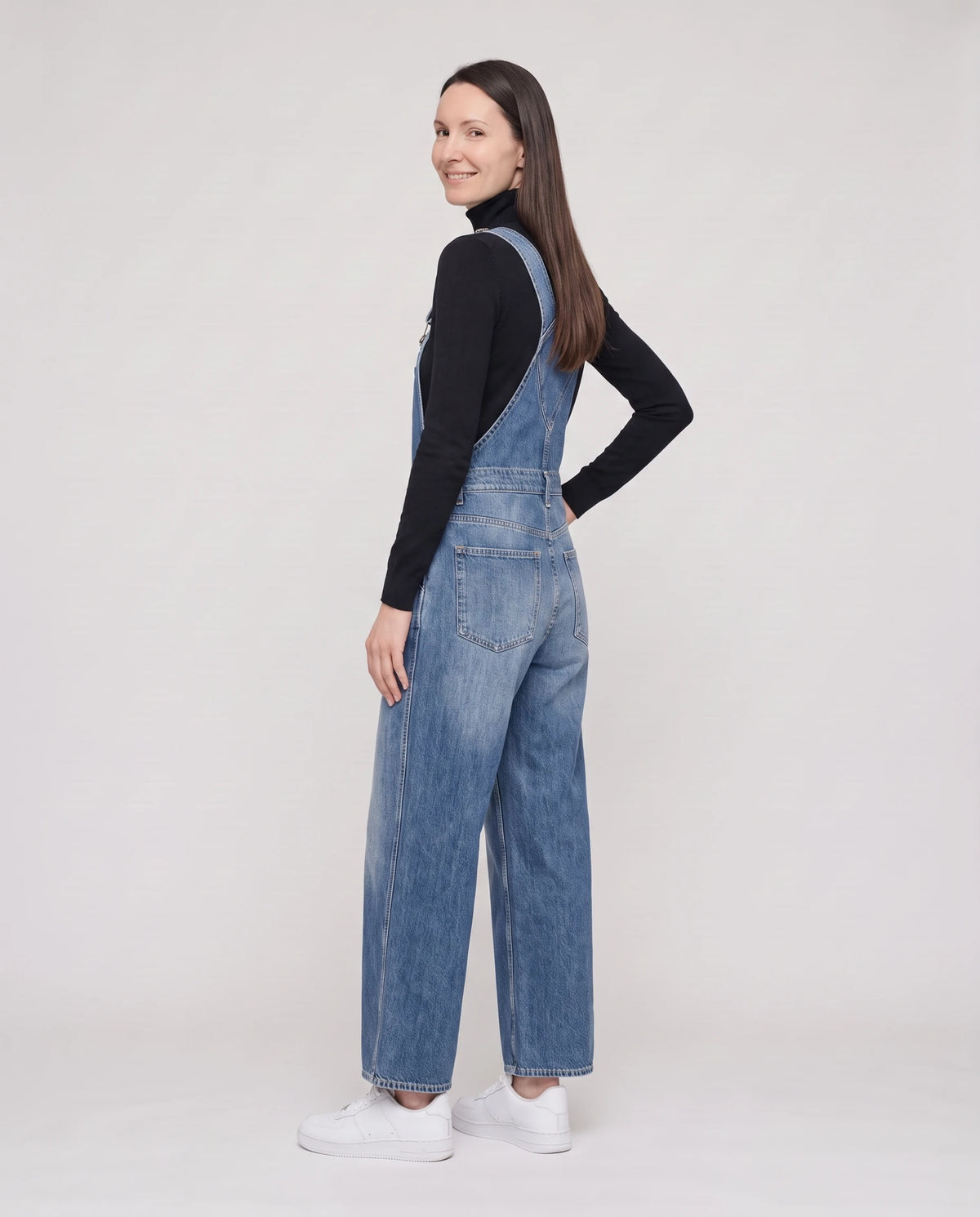 Salopette femme en denim jambes larges La Bourgeoise, coloris bleu, vue de dos