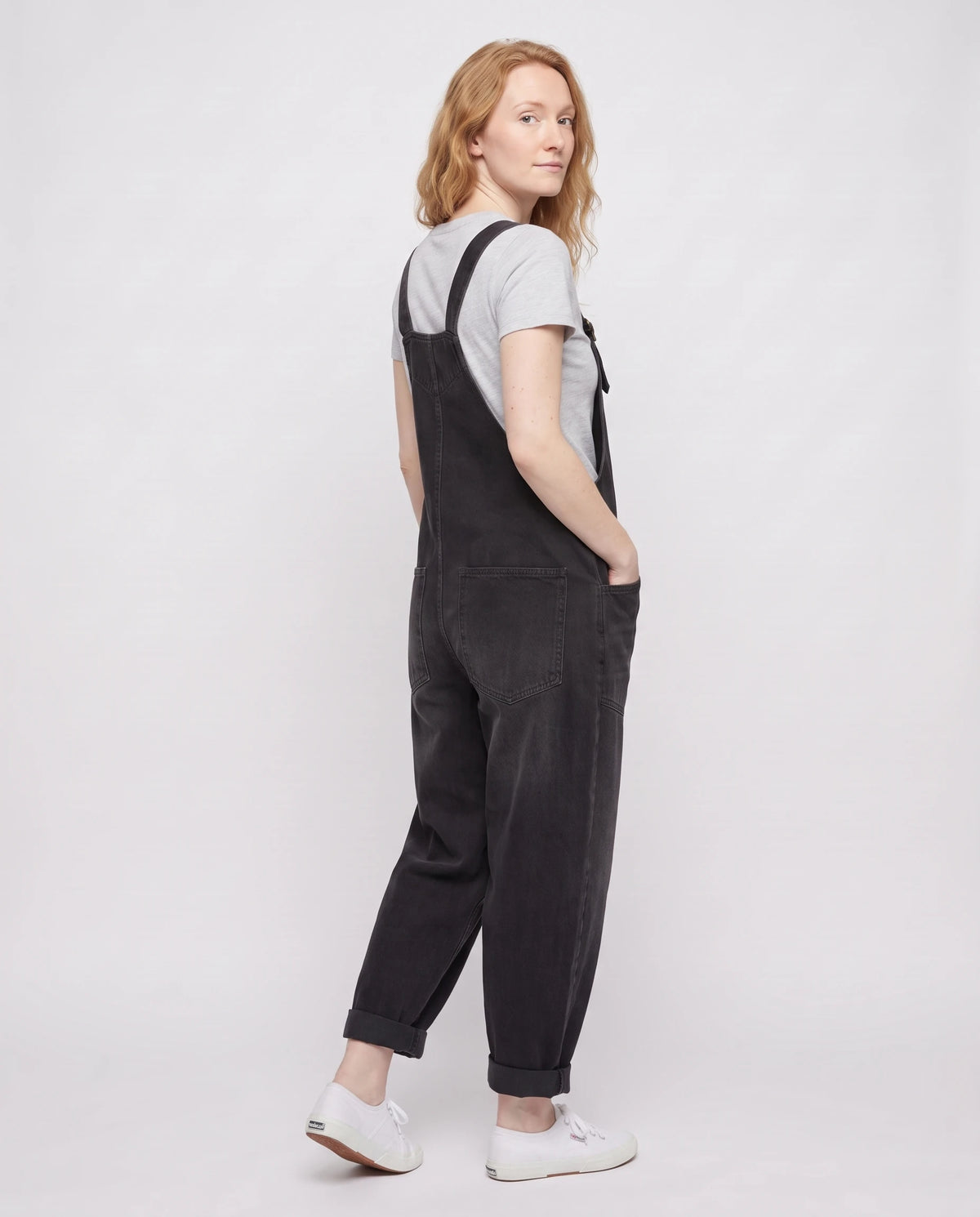 Salopette femme ample effet denim La Tournée, coloris noir, vue de dos